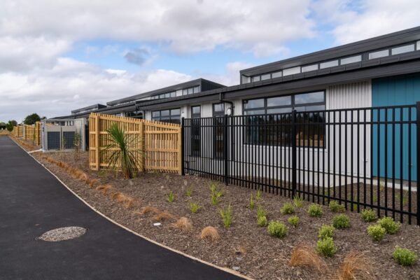 image of architectural timber school fencing designed and installed by Axiom Built at Pītau-Allenvale School in Belfast, Christchurch